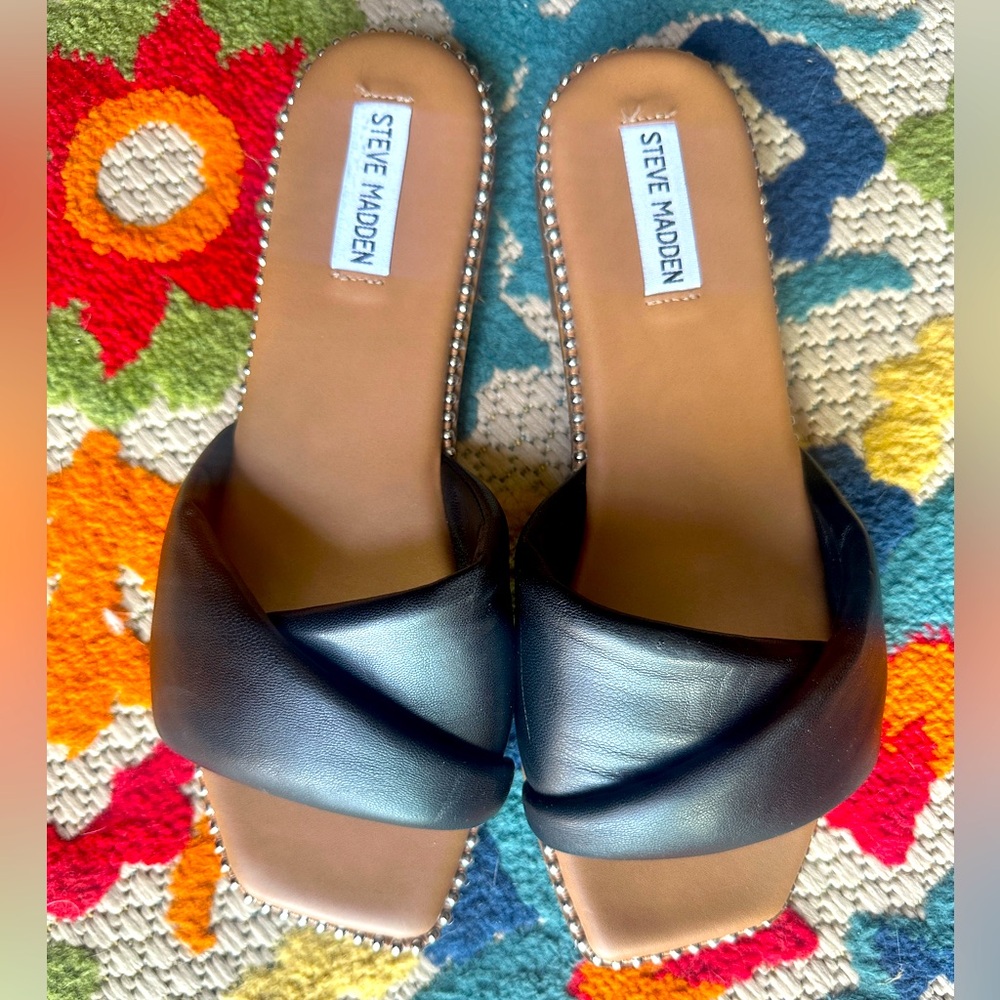 STEVE MADDEN
Abay Studded Crossover Flats size 9 1/2